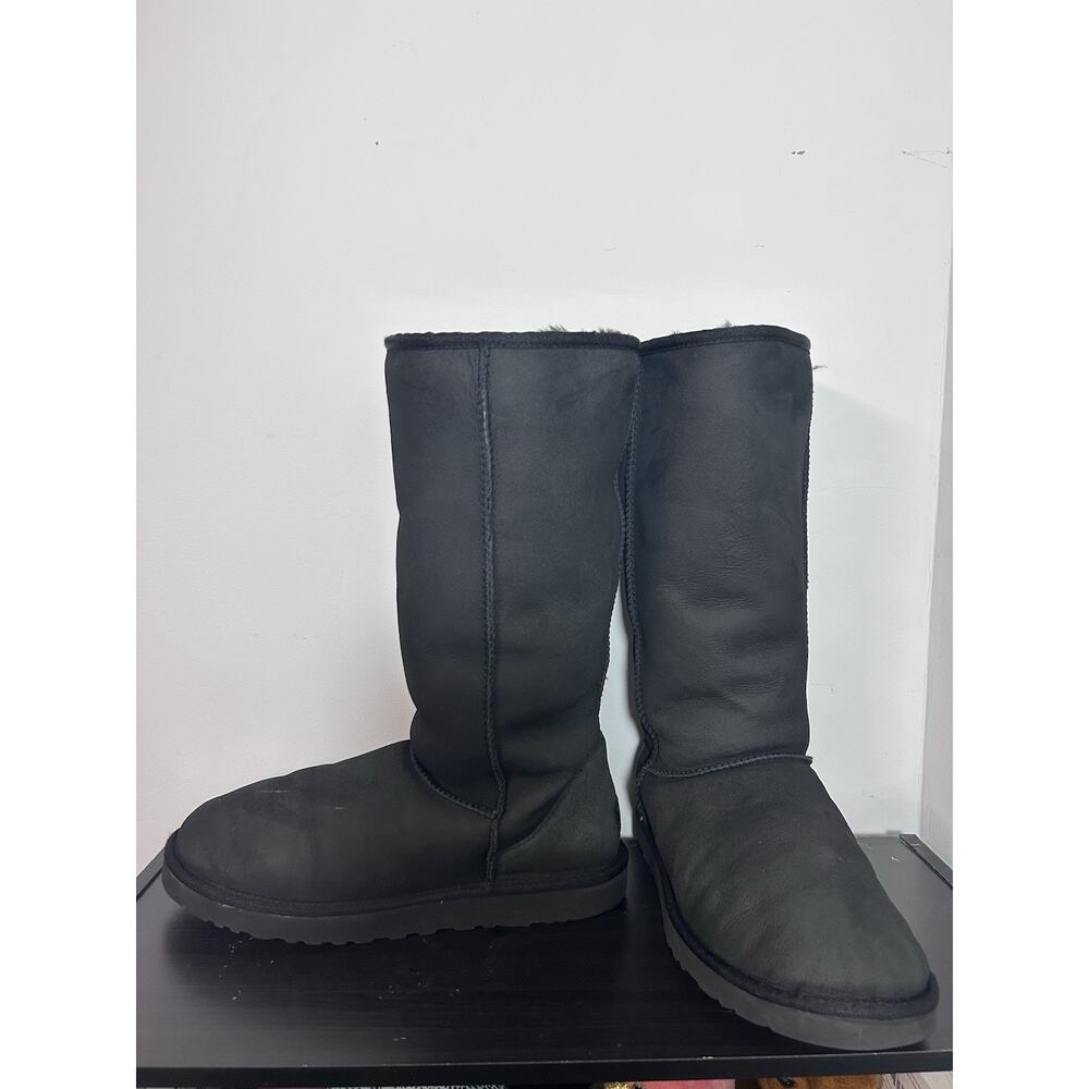 Ugg Classic Tall II Boots Black. Sheepskin, W 10. Comfort, Cozy, Warm, Iconic